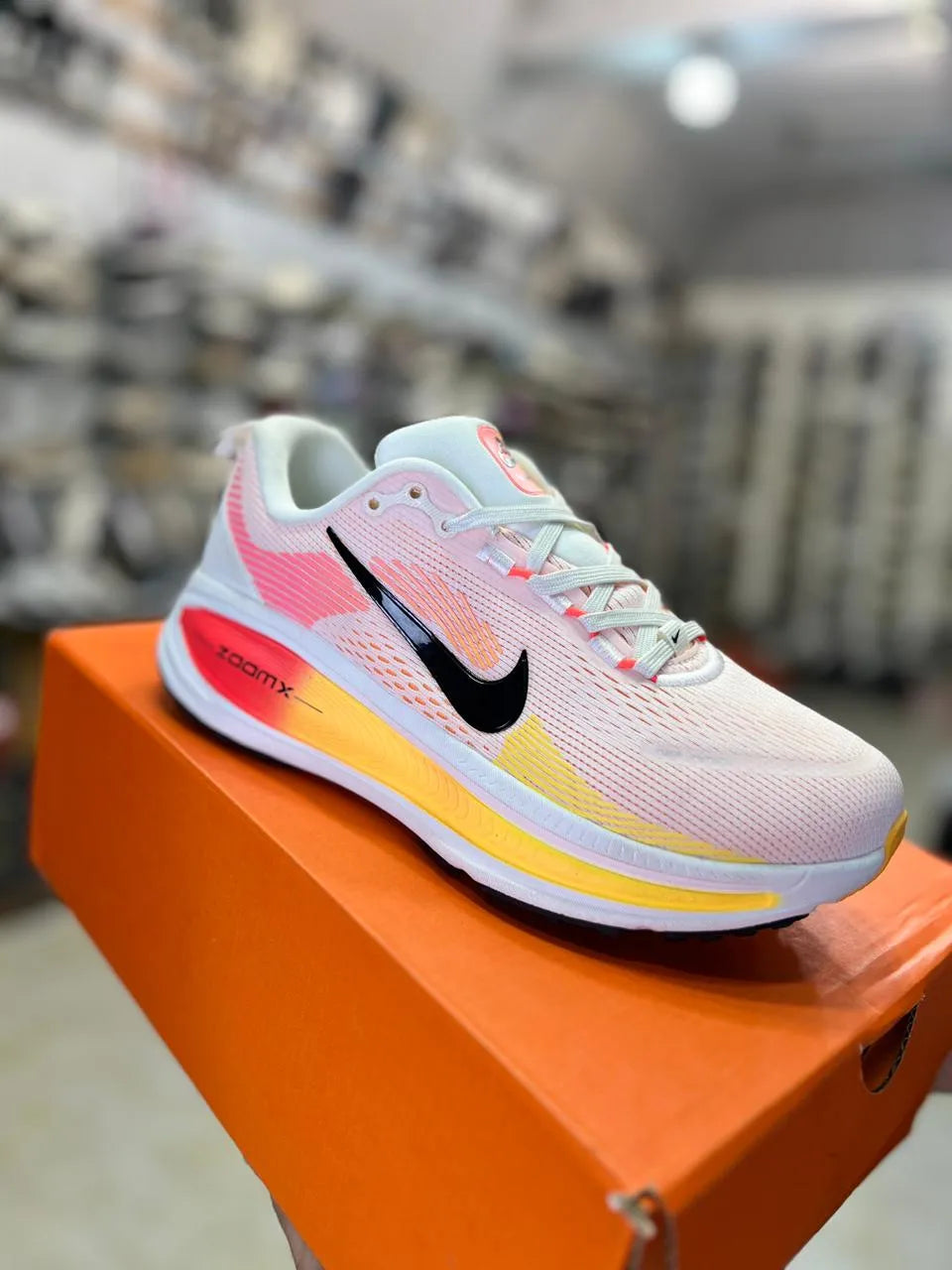 NIKE ZOOM VOMERO 18