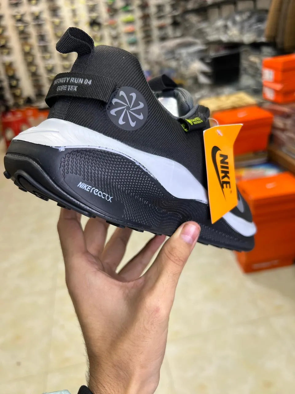 NIKE INFINITY RUN 4 -BLACK