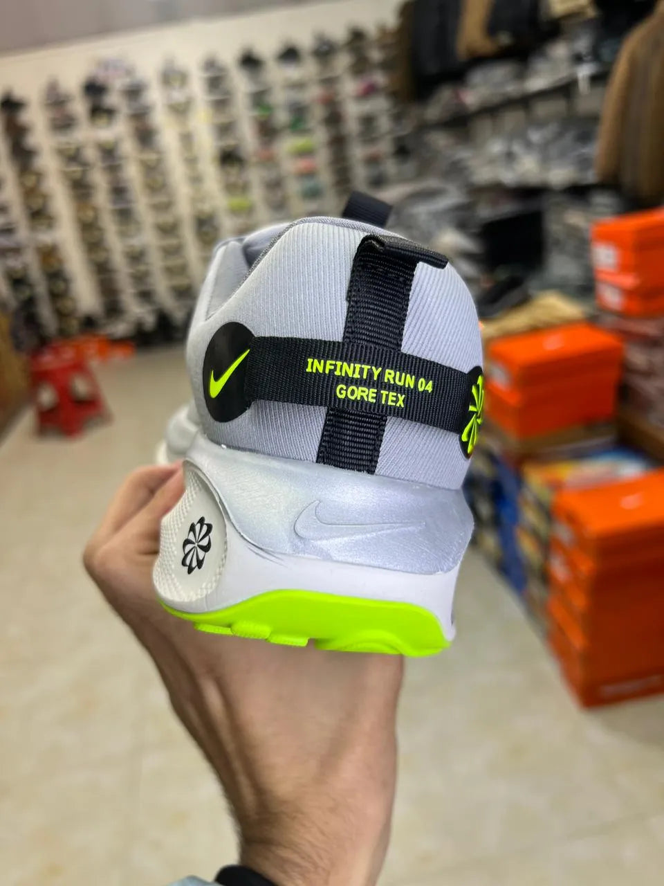 NIKE INFINITY RUN 4 -GRAY